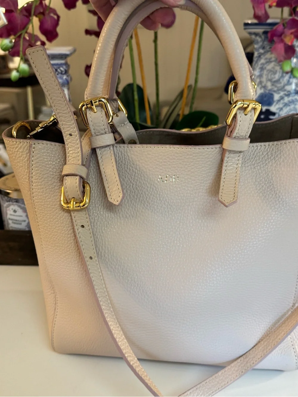 🩷 MARK & GRAHAM ESSENTIAL LEATHER TOTE IN A LIGHT LEATHER BLUSH COLOR!